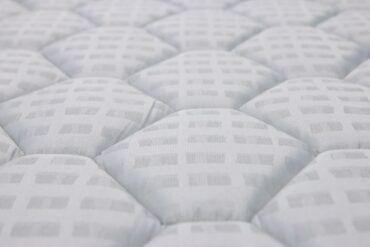 Laine dans les matelas bio : définition et avantages